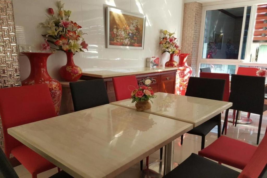 V-House Hotel Trang Exterior foto